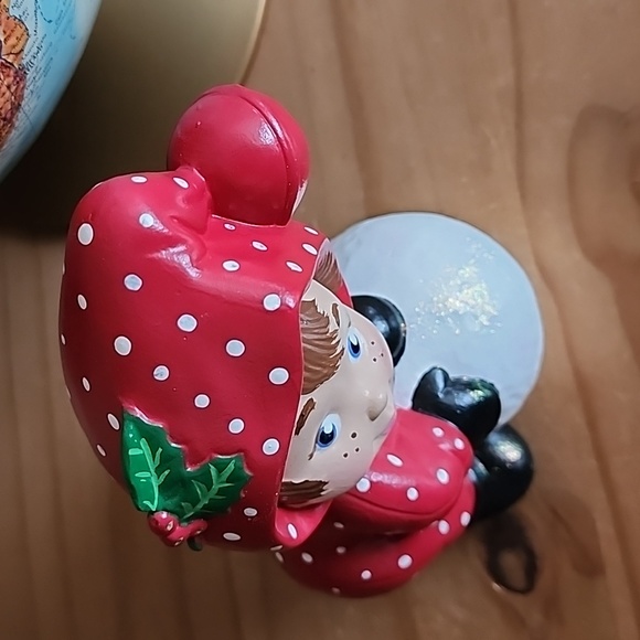 Vintage hand painted ceramic figurine - Picture 12 of 15